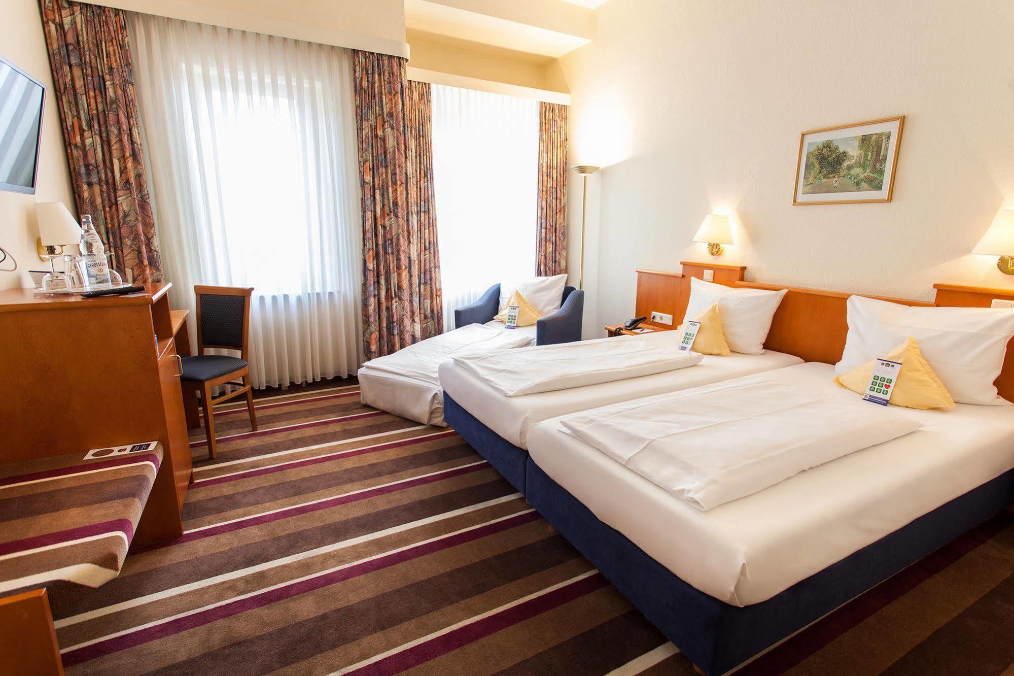 Sure Hotel By Best Western Ambassador Duesseldorf Exteriör bild